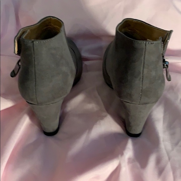 CL LAUNDRY BRAND NEW SIZE 6 BEAUTIFUL HEELS - Picture 10 of 12